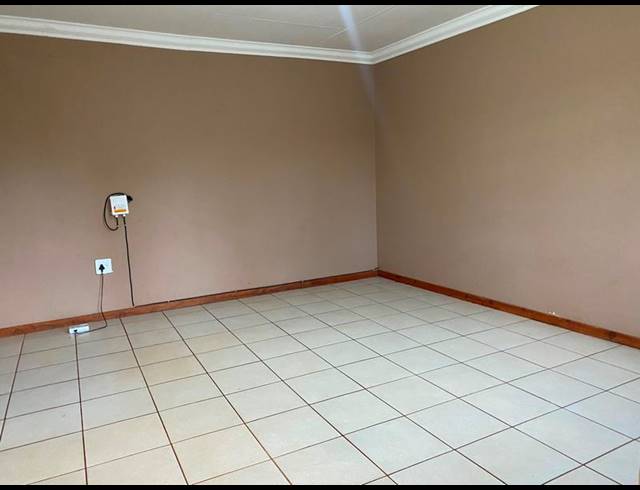 3 BEDROOM PROPERTY TO RENT IN NYLPARK